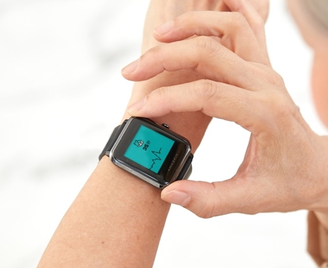 隱形的安全網(wǎng)：可穿戴跌倒監(jiān)測(cè)設(shè)備為老年人提供全天候保護(hù)