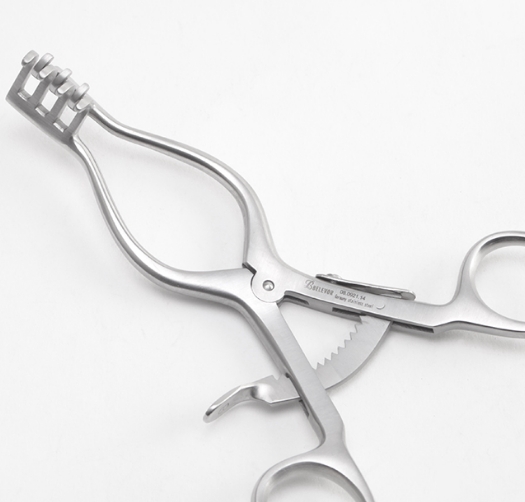 手術(shù)牽開(kāi)器：有效暴露手術(shù)視野，提高操作效率